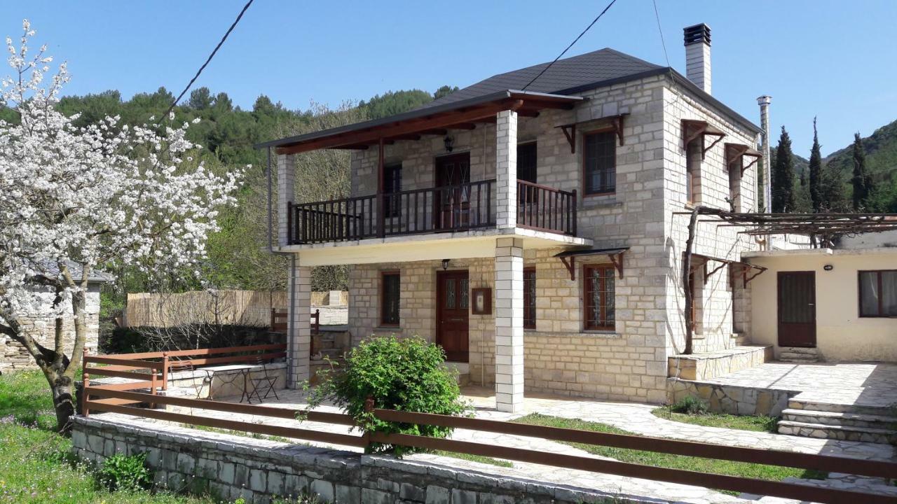 Affittacamere To Archontiko Tis Nikis Giannina Esterno foto