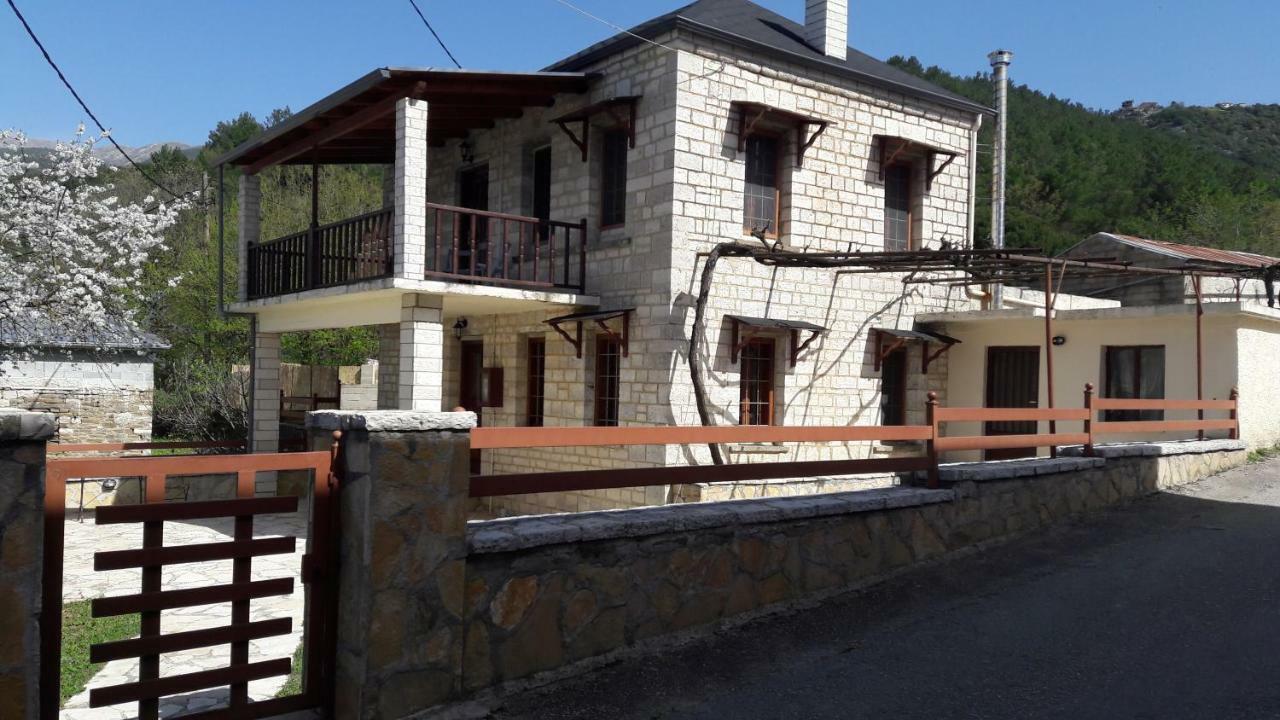 Affittacamere To Archontiko Tis Nikis Giannina Esterno foto